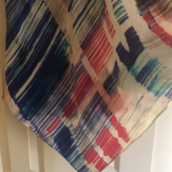 TRYB Asymmetric Short-sleeved Silk Blouse - Picture 4 of 7